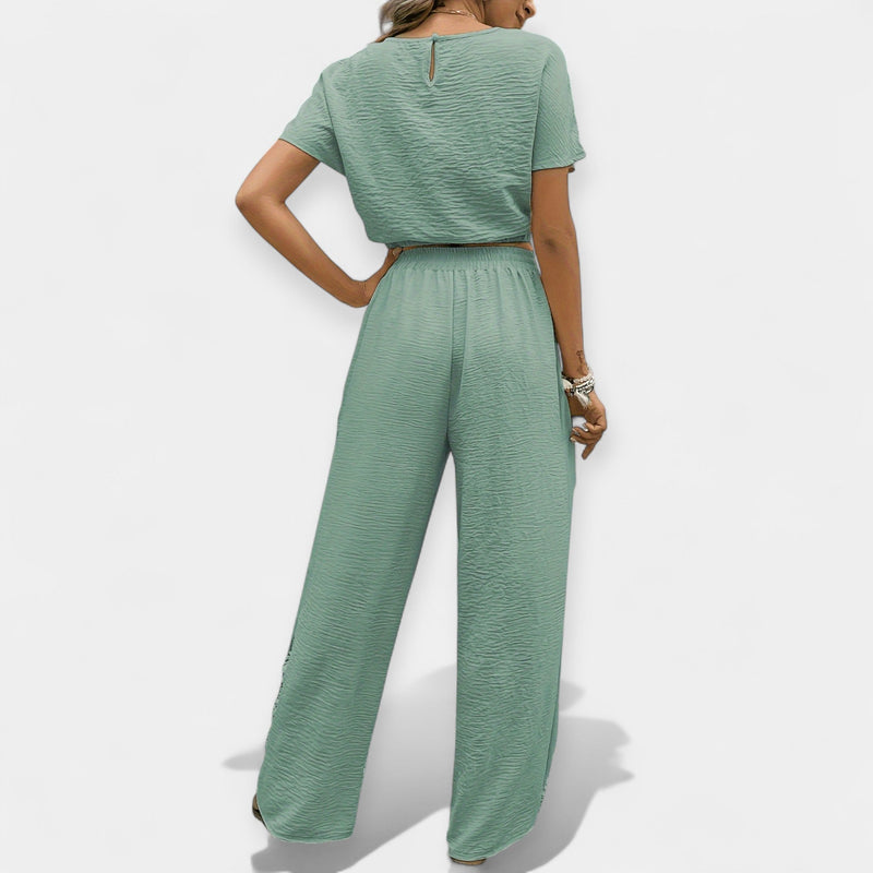 Conjunto holgado y elegante
