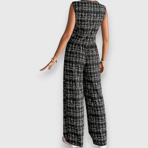 Conjunto de dos piezas con escote en pico y pantalón a juego