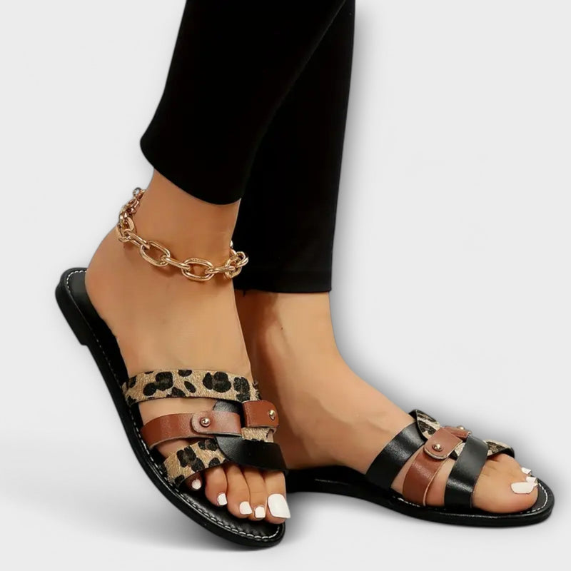 Sandalias elegantes con diseño cruzado