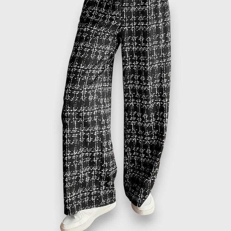 Conjunto de dos piezas con escote en pico y pantalón a juego