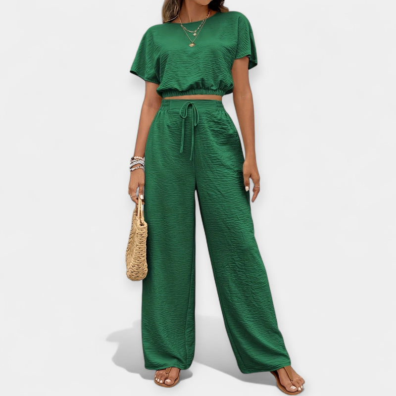 Conjunto holgado y elegante
