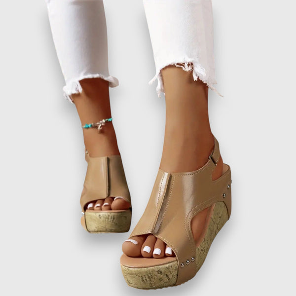 Sandalias de plataforma elegantes