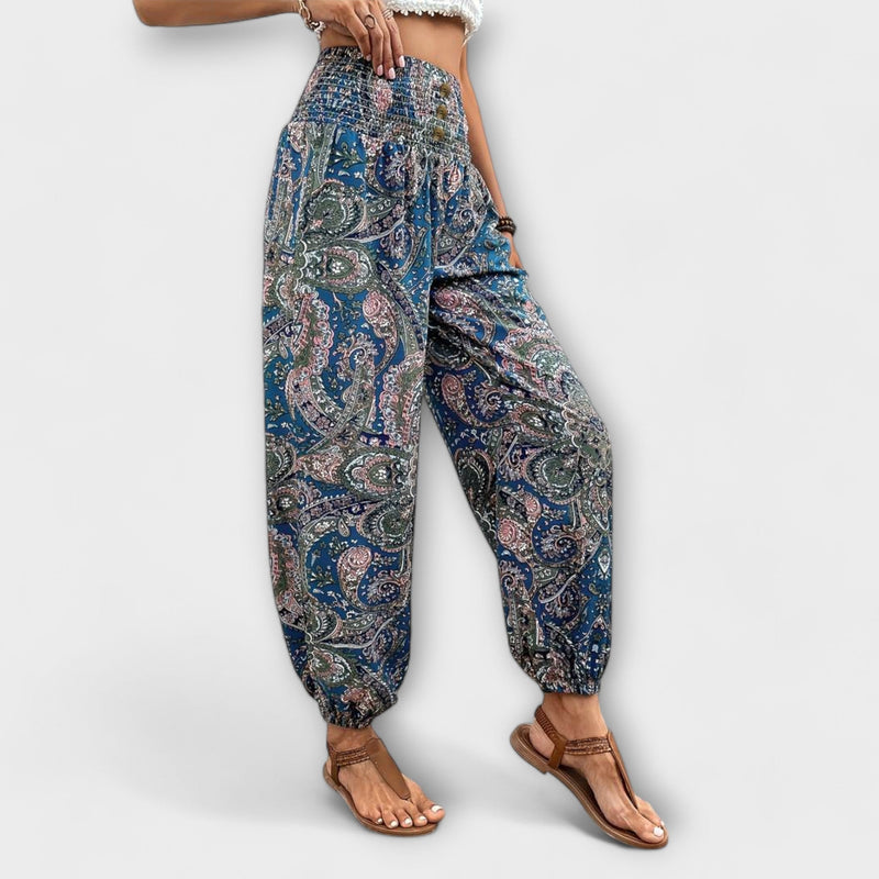 Pantalones con diseño etnográfico