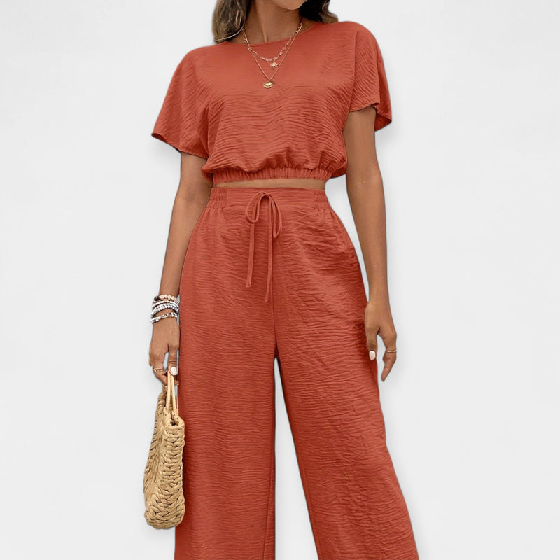 Conjunto holgado y elegante