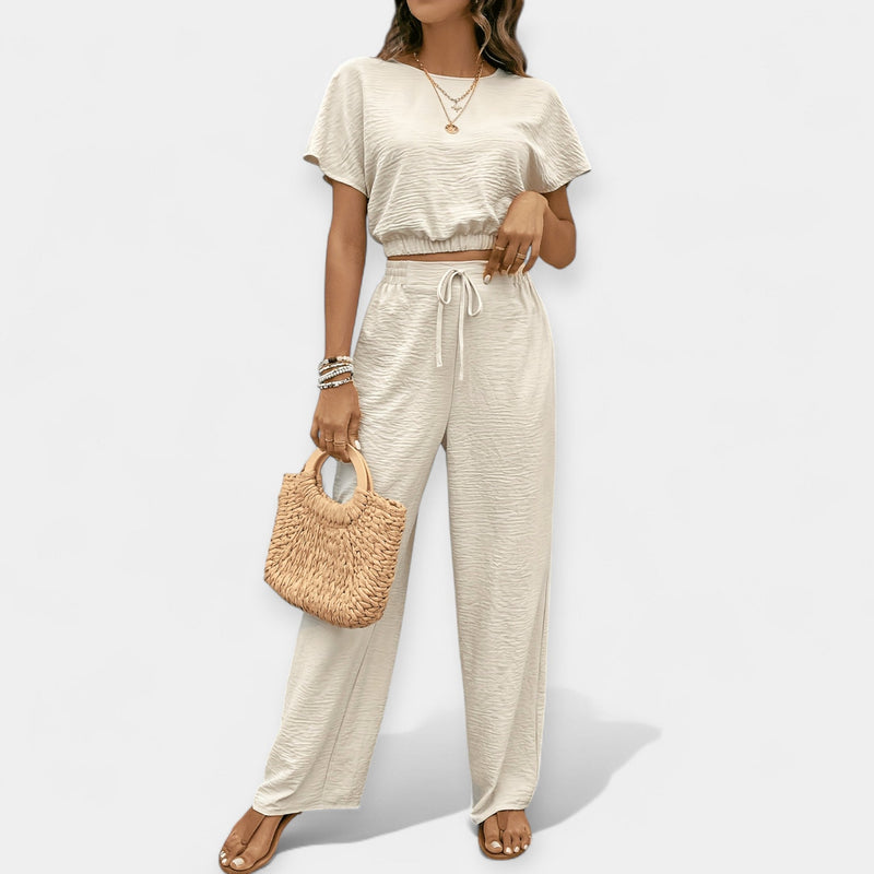 Conjunto holgado y elegante