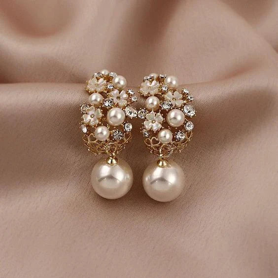 Elegantes pendientes de perlas y flores | Oro