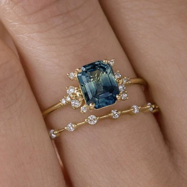 Anillo de cristal azul brillante | Oro