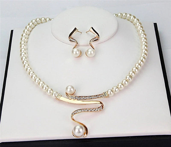 Aya™ | Conjunto de collar y pendientes 