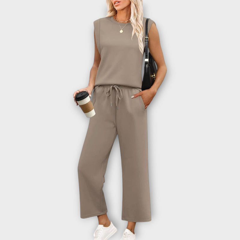 Conjunto de mujer: suave, elegante y con estilo.